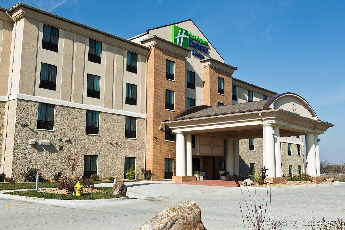 Holiday Inn Express And Suites Urbandale Des Moines By Ihg Eksteriør bilde